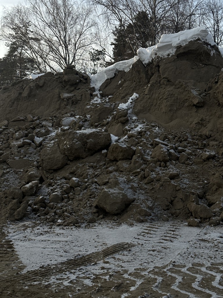 83 768x1024